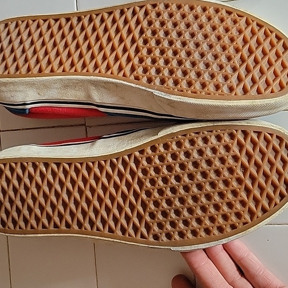 Custom Vans - Picture 4 of 6